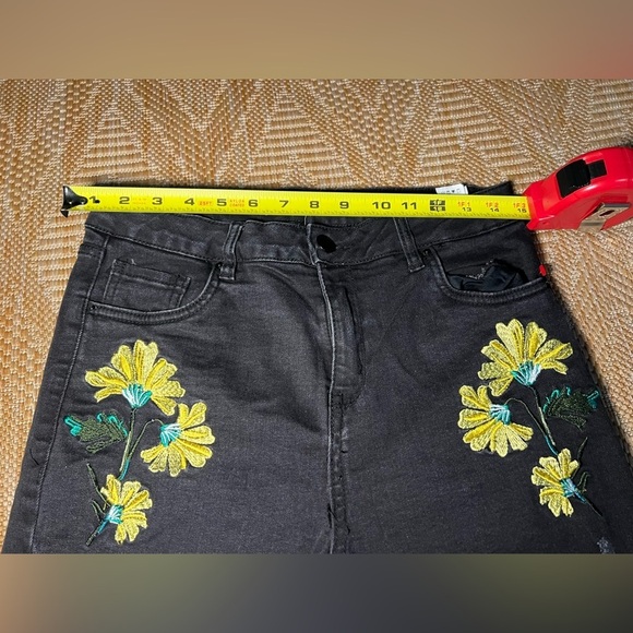 Streetwear Society Junior's High Rise Skinny Black Jeans,Flower Embroidery,SZ 11 - Picture 8 of 11